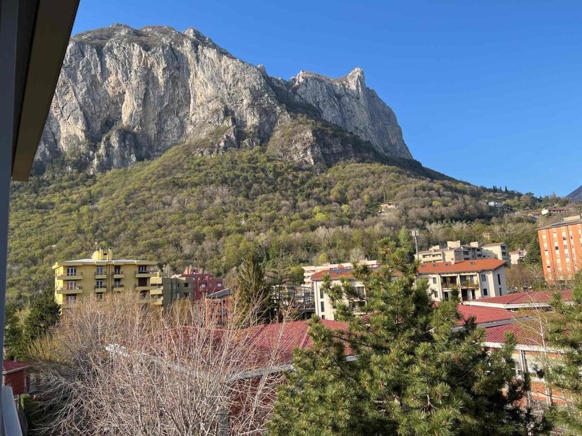 Casa Vacanze Attico Sul Lago Di Lecco, A Due Passi Dal Centro Con Posto Auto Extérieur photo